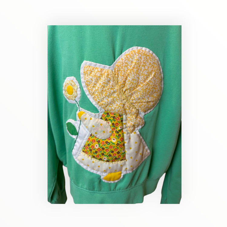 Quilted Appliqué Daisy Sue Green Pullover Sweatshirt
